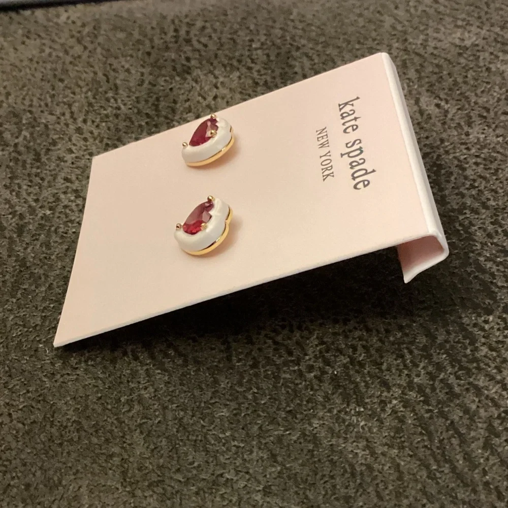 NWT ♠️Kate Spade Sweetheart Statement Studs - Picture 2 of 6